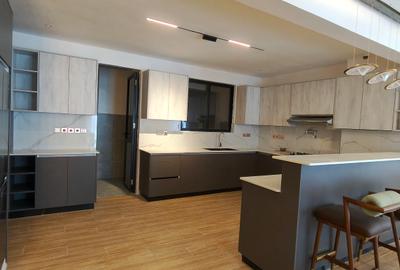 Serviced 3 Bed Apartment with En Suite at 2 Avanue - 2