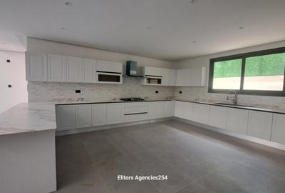 5 Bed Villa with En Suite at Chalbi Drive