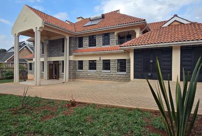 4 Bed Townhouse with En Suite in Kitisuru