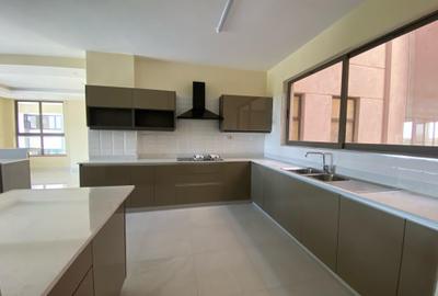 4 Bed Apartment with En Suite in General Mathenge