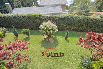 5 Bed House with En Suite in Runda - 4