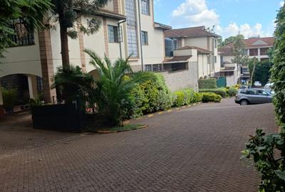 4 Bed Townhouse with En Suite at Hatheru Road