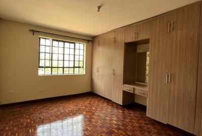 3 Bed Apartment with En Suite in Kileleshwa