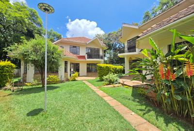 4 Bed Townhouse with En Suite in Spring Valley - 2