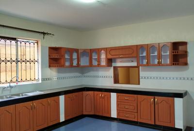 6 Bed House with En Suite at Waiyaki Way