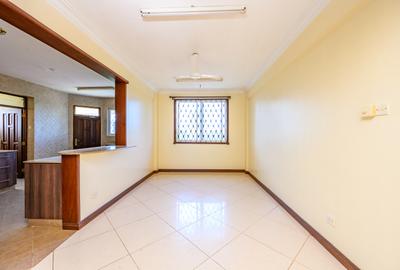 3 Bed Apartment with En Suite at Oceanic Road - 3