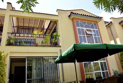 5 Bed Townhouse with En Suite at Brookside Drive