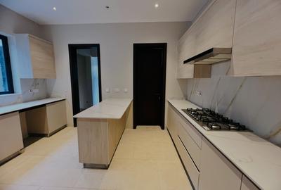 5 Bed Townhouse with En Suite at Manyani East - 2