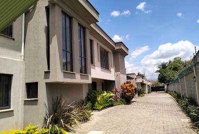 6 Bed Townhouse with En Suite in Lavington - 4