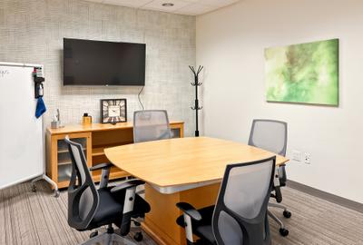 Furnished 8 m² Office with Service Charge Included at United Nations Cres - 3