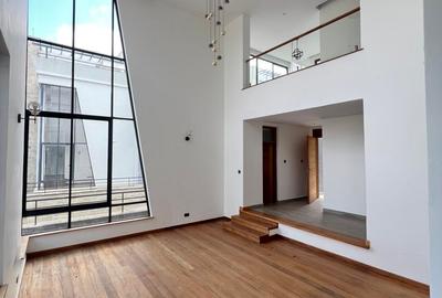 5 Bed Townhouse with En Suite in Lavington - 4