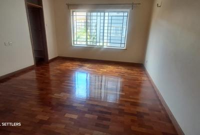 3 Bed Apartment with En Suite in Westlands Area - 3