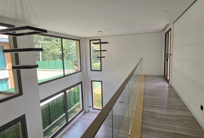 5 Bed Villa with En Suite in Lavington - 3