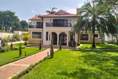 7 Bed Townhouse with En Suite in Runda