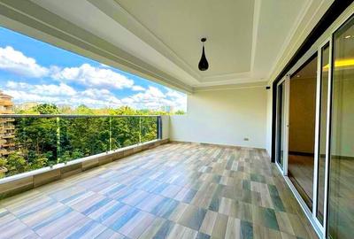 2 Bed Apartment with En Suite in Riverside