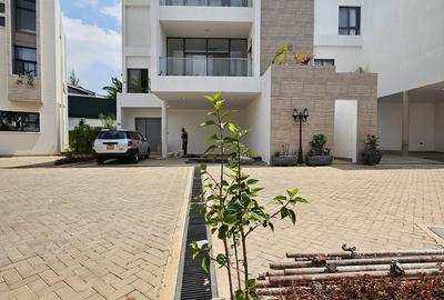 5 Bed Townhouse with En Suite in Lavington
