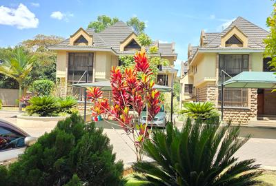 5 Bed Townhouse with En Suite at Lavington Green - 2