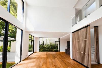 5 Bed Townhouse with En Suite in Runda - 4