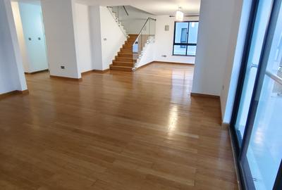 3 Bed Apartment with En Suite in Garden Estate - 2
