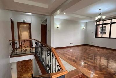 4 Bed Apartment with En Suite in Riverside - 3