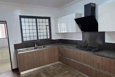 3 Bed Apartment with En Suite at City Park Avenue - 3