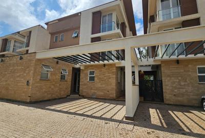 4 Bed Villa with En Suite in Lavington
