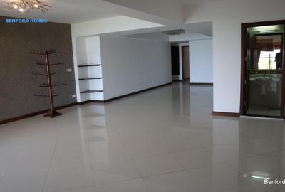 3 Bed Apartment in Kizingo