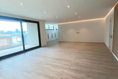 5 Bed Townhouse with En Suite at Lavington - 2