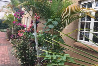 4 Bed House with En Suite in Runda