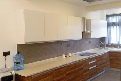 Serviced 2 Bed Apartment with En Suite in Spring Valley - 4