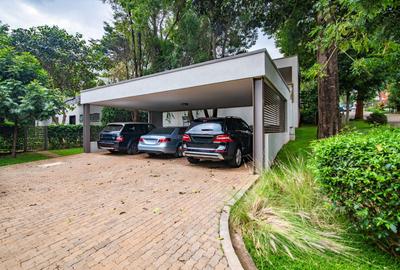 5 Bed Townhouse with En Suite in Karen - 2