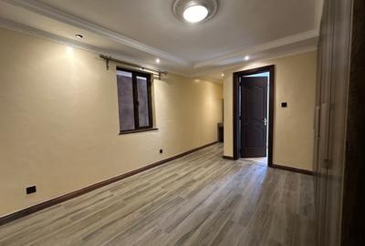 5 Bed Townhouse with En Suite in Lavington