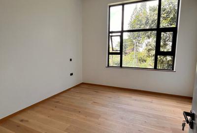 5 Bed Townhouse with En Suite in Lavington