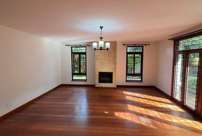 5 Bed Townhouse with En Suite in Lavington - 2