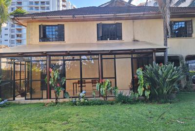 4 Bed Townhouse with En Suite in Westlands Area