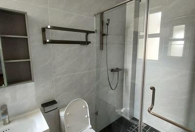 1 Bed Apartment with En Suite in Kilimani - 2