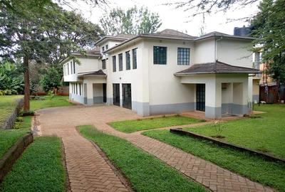 5 Bed House with En Suite at Riviera Estate