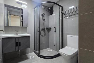 2 Bed Apartment with Gym in Riverside