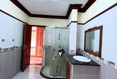 4 Bed Townhouse with En Suite at Lavington