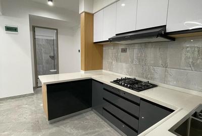 3 Bed Apartment with En Suite in Lavington - 4