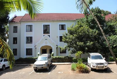 3 Bed Apartment with En Suite in Muthaiga