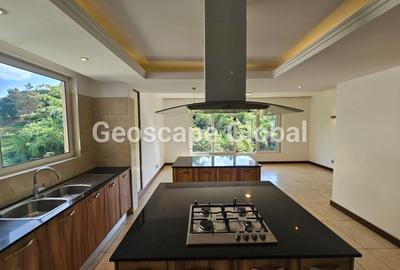 3 Bed Apartment with En Suite in Spring Valley