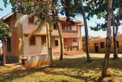 4 Bed House with En Suite in Kikambala