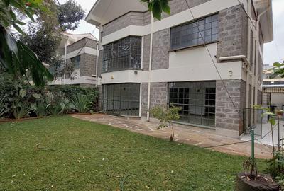 5 Bed Townhouse with En Suite in Spring Valley