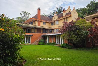 5 Bed House with Swimming Pool in Muthaiga