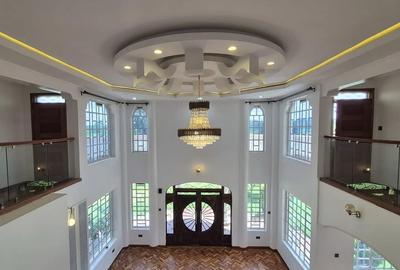 6 Bed House with En Suite in Runda - 2