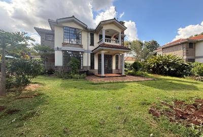 4 Bed Villa with En Suite in Rosslyn