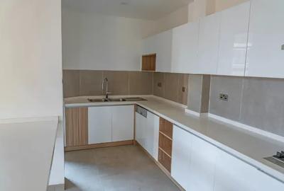 4 Bed House with En Suite at Lavington