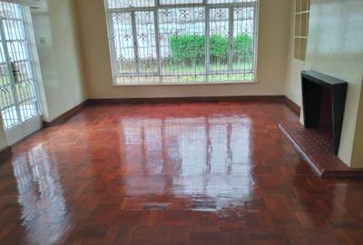 0.75 ft² Commercial Property with Fibre Internet in Kilimani - 2