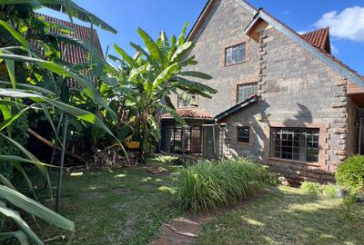 5 Bed Townhouse with En Suite in Lavington - 2